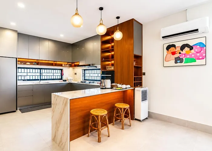 Yuseth Private Hotel 4*