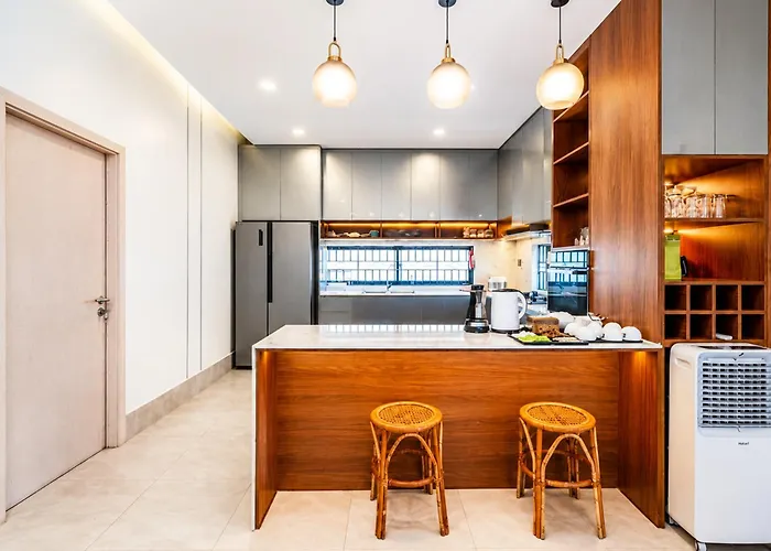 Yuseth Private Hotel 4*