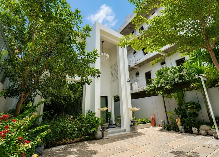 Yuseth Private Hotel 4*